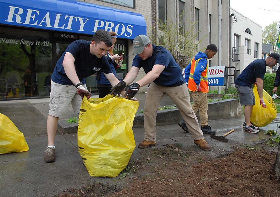 Annual Wisconsin Ave. Clean-Up